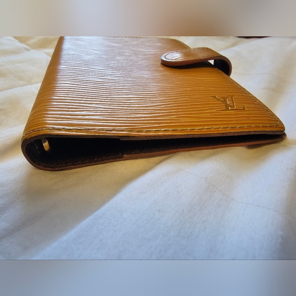 Authentic Louis Vuitton Epi Agenda PM Yellow with Purple Interior - Picture 4 of 12